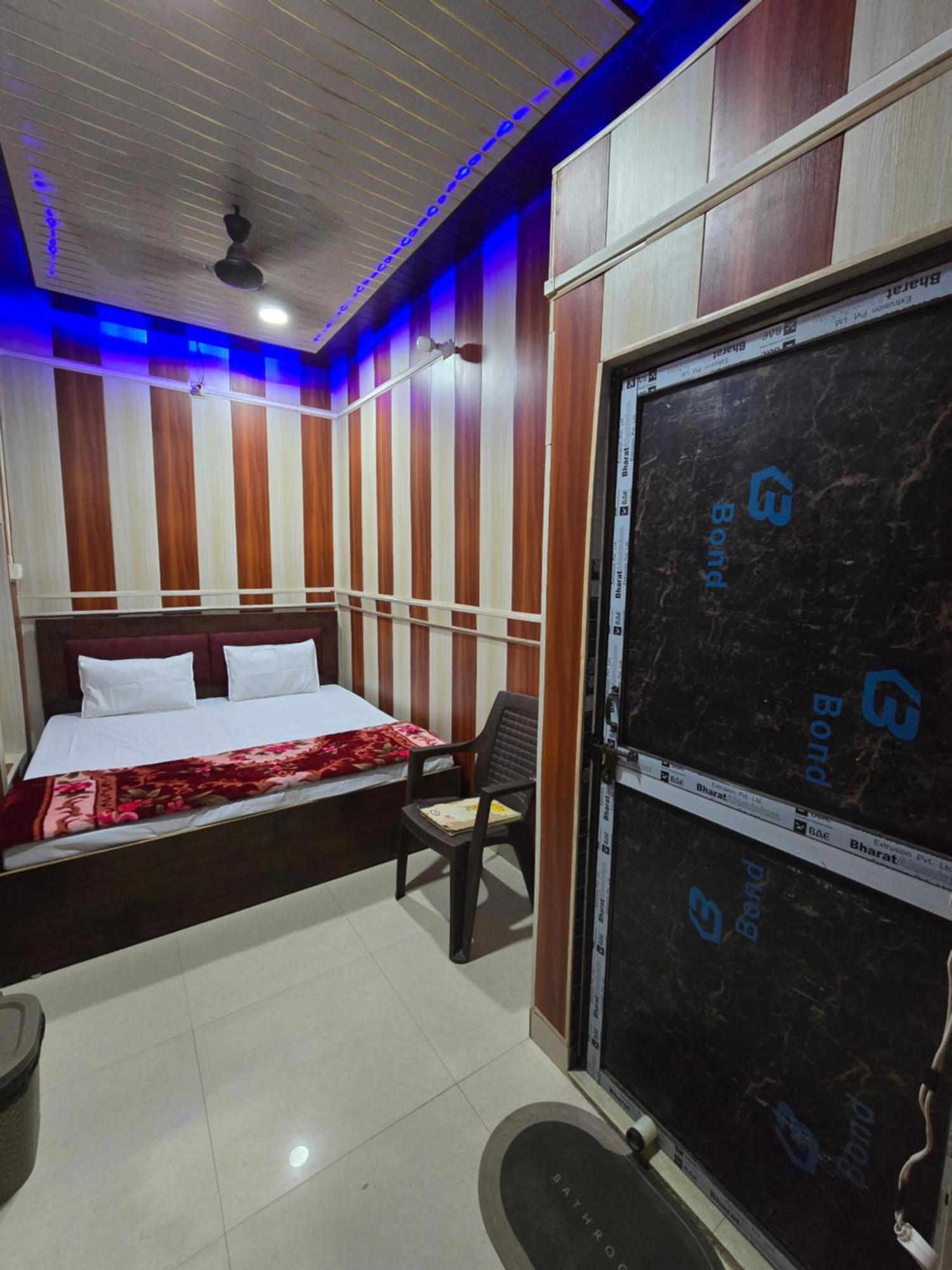 Ramlala Paying Guest House Stay Just 100M From Saryu Ghat, Ayodhya Exterior photo