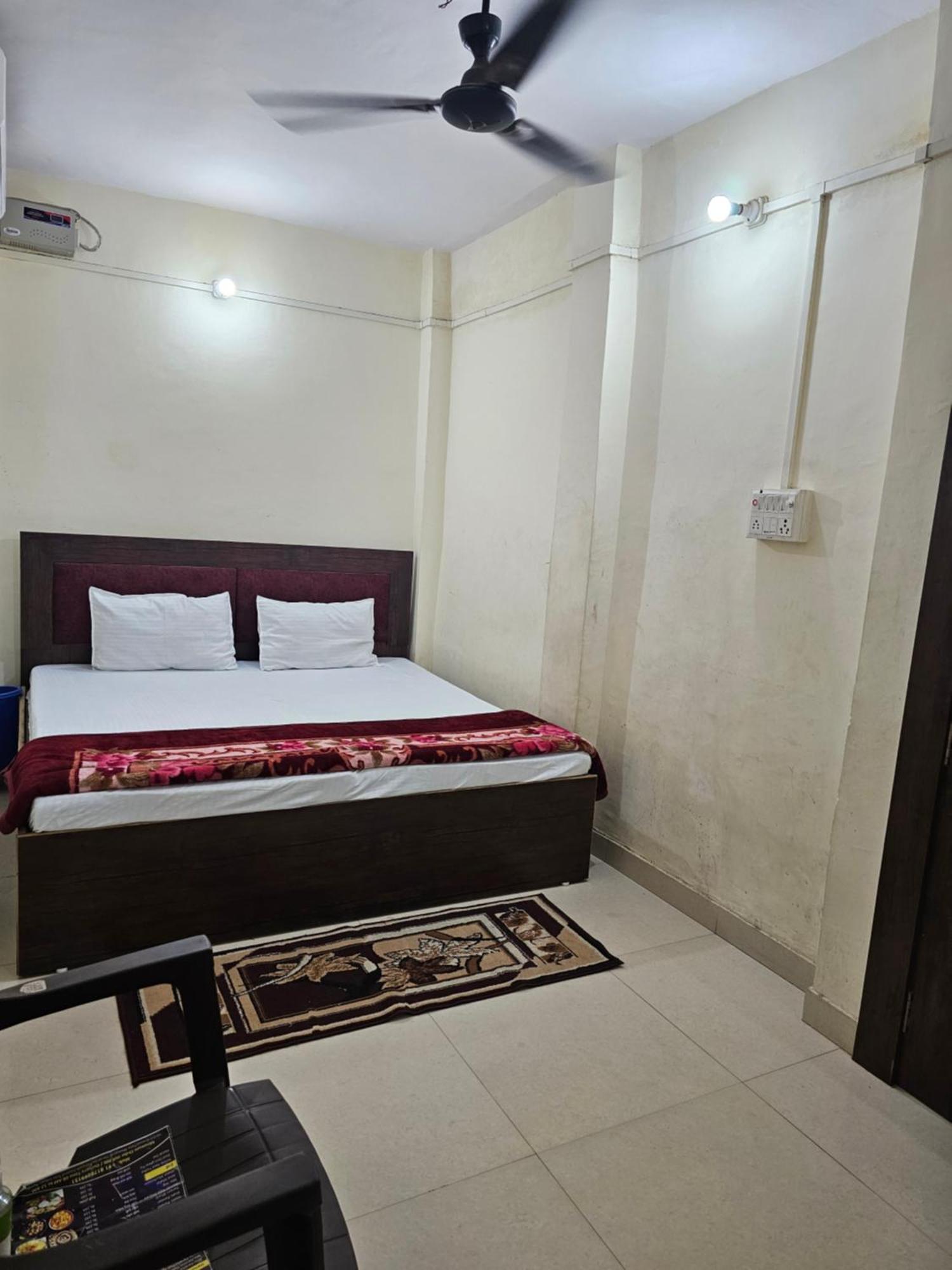 Ramlala Paying Guest House Stay Just 100M From Saryu Ghat, Ayodhya Exterior photo